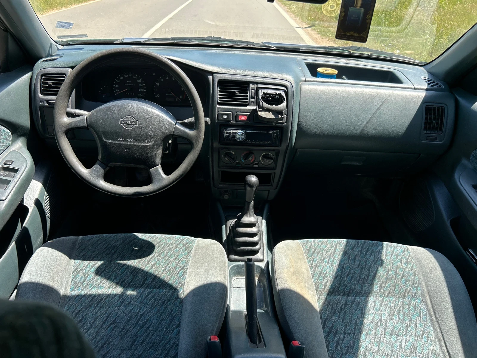 Nissan Almera 1.4 БЕНЗИН, снимка 8 - Автомобили и джипове - 54553402