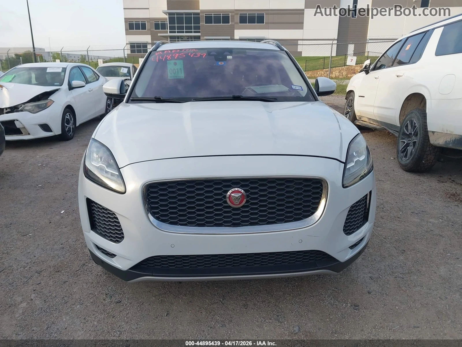 Jaguar E-pace P250 AWD* ПОДГРЕВ* КАМЕРА* KEYLESS* MERIDIAN, снимка 2 - Автомобили и джипове - 54772285