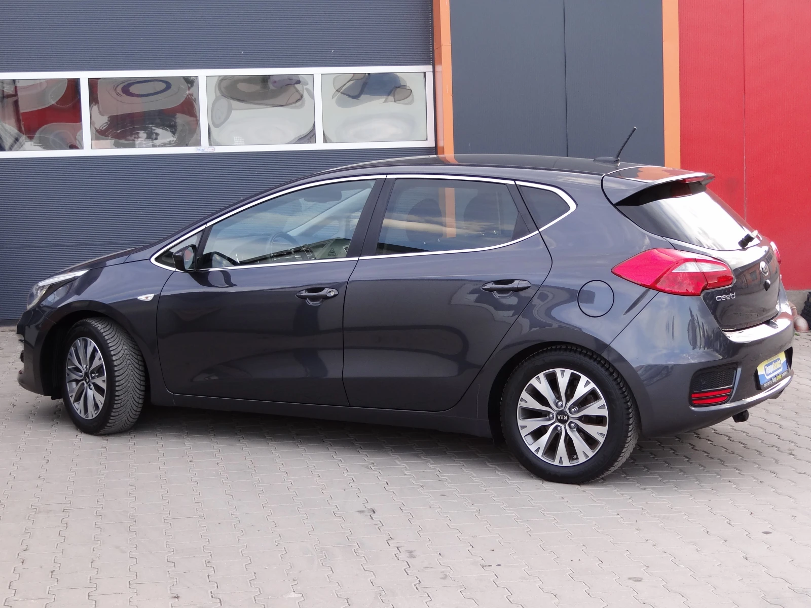 Kia Ceed 1.6crdi - 136k.c. /Navi/Koja/Led/Camera/Euro-6/, снимка 3 - Автомобили и джипове - 54954824