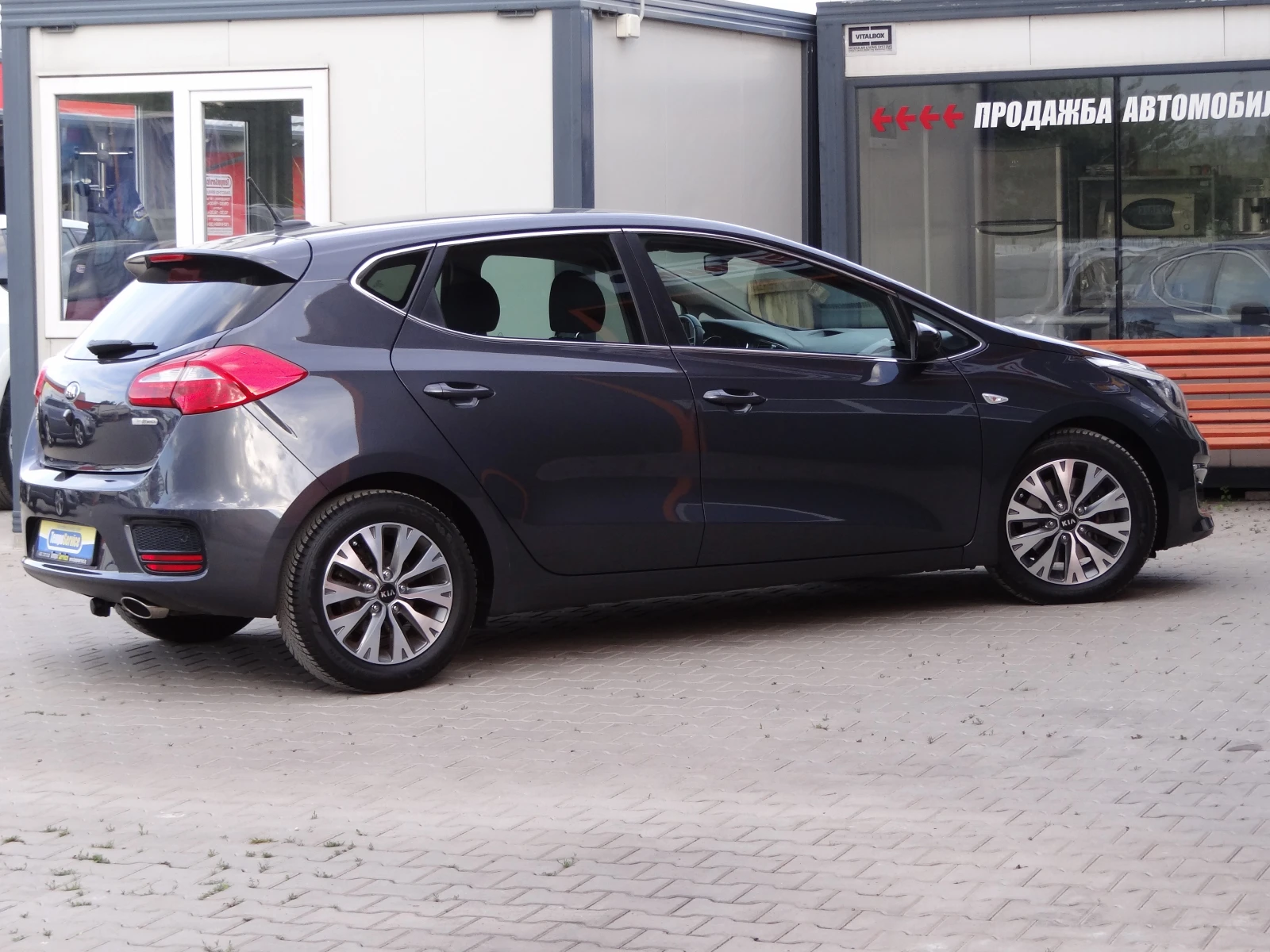 Kia Ceed 1.6crdi - 136k.c. /Navi/Koja/Led/Camera/Euro-6/, снимка 5 - Автомобили и джипове - 54954824