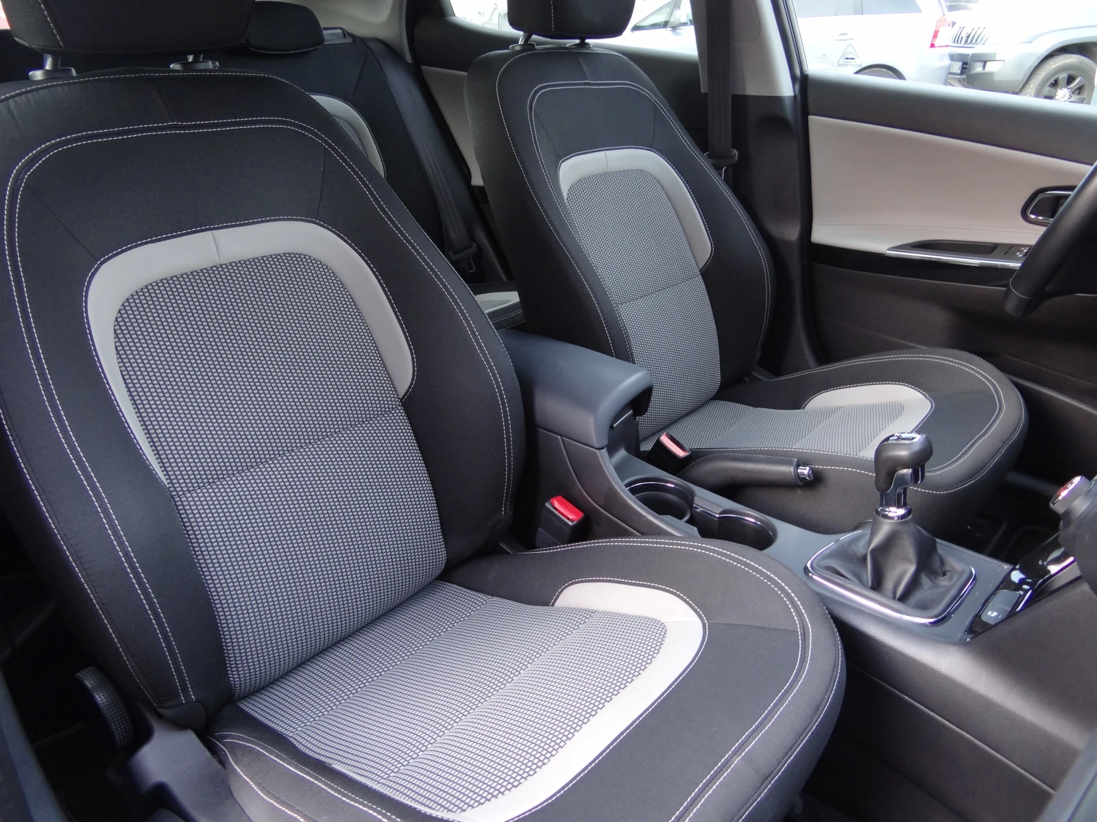 Kia Ceed 1.6crdi - 136k.c. /Navi/Koja/Led/Camera/Euro-6/, снимка 11 - Автомобили и джипове - 54954824