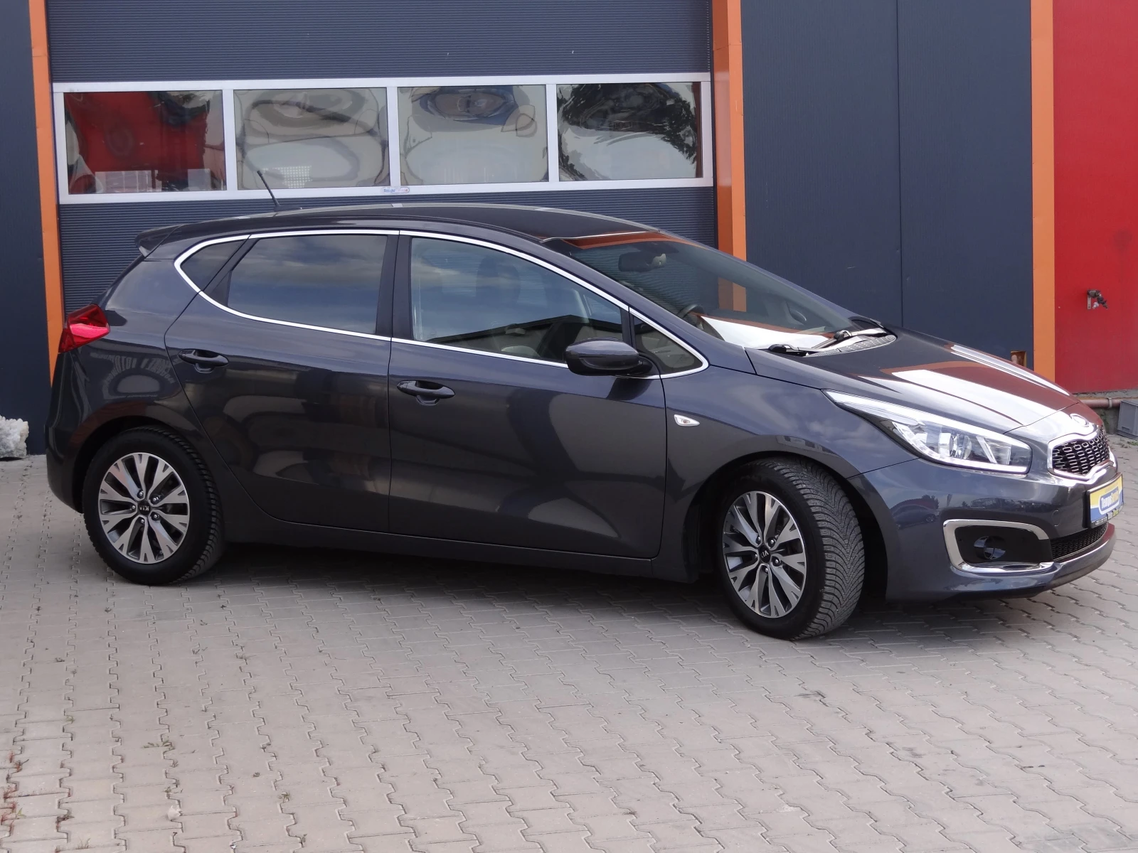 Kia Ceed 1.6crdi - 136k.c. /Navi/Koja/Led/Camera/Euro-6/, снимка 6 - Автомобили и джипове - 54954824