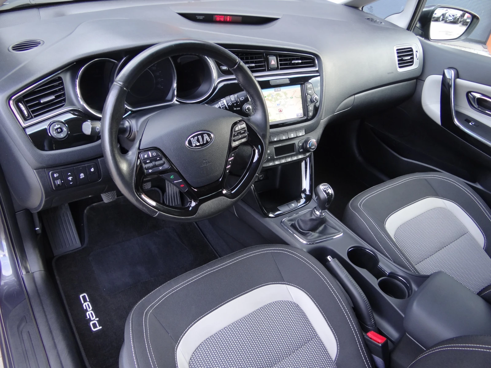 Kia Ceed 1.6crdi - 136k.c. /Navi/Koja/Led/Camera/Euro-6/, снимка 8 - Автомобили и джипове - 54954824