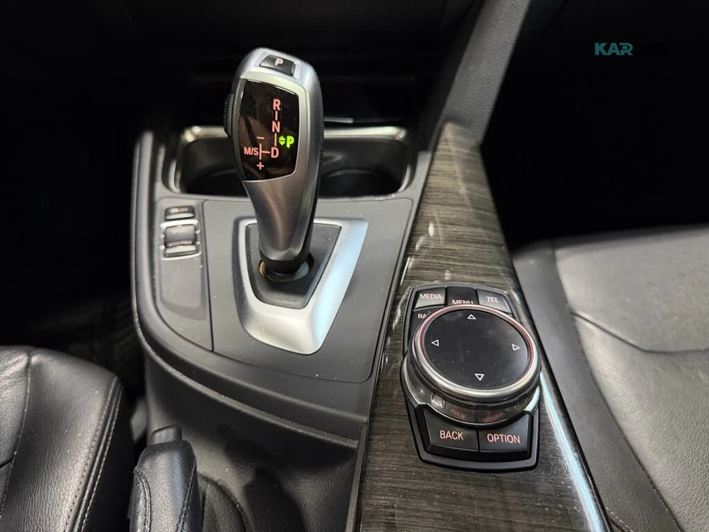 BMW 320 xDrive* AвтоКредит* (ЦЕНА ДО БГ), снимка 13 - Автомобили и джипове - 55304419