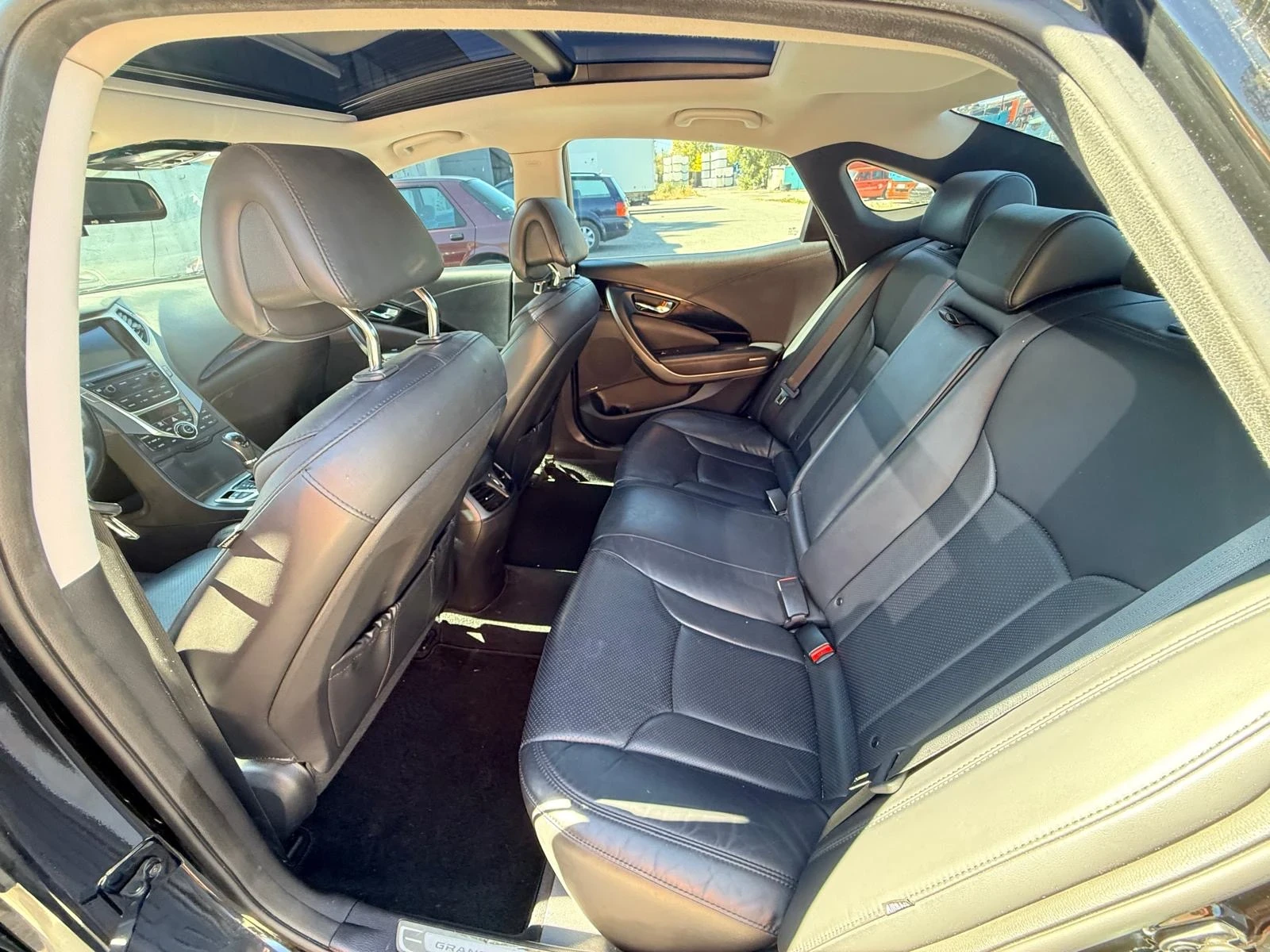 Hyundai Grandeur, снимка 14 - Автомобили и джипове - 56289011