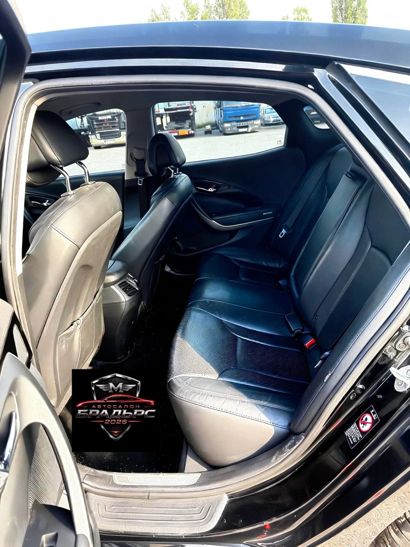 Hyundai Grandeur, снимка 8 - Автомобили и джипове - 55547600