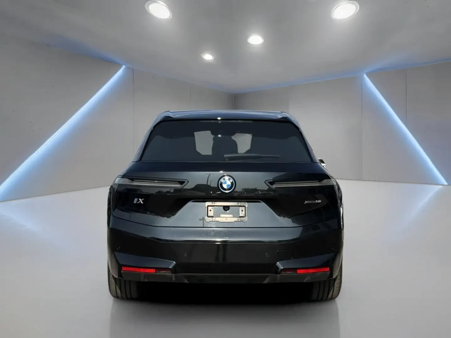 BMW iX XDRIVE50* HARMON* KARDON* 360КАМЕРА* LANE* ASSIST*, снимка 4 - Автомобили и джипове - 55792306