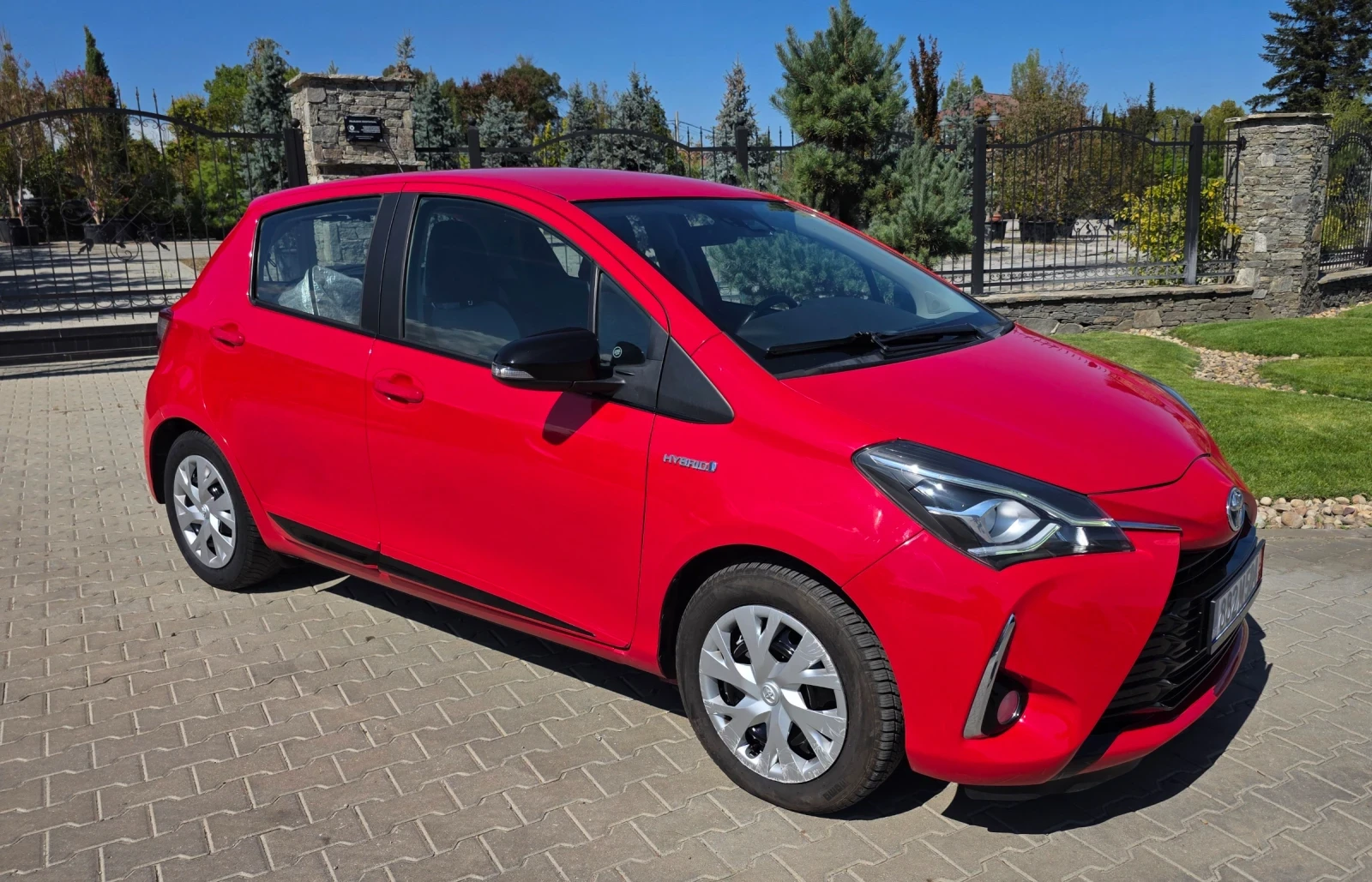 Toyota Yaris 1.5 HYBRID 