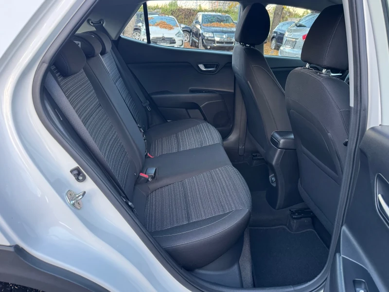 Kia Stonic РЕАЛНИ КИЛОМЕТРИ!!! Нова!, снимка 15 - Автомобили и джипове - 52285971