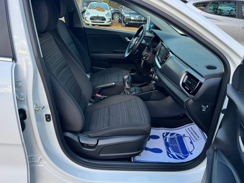 Kia Stonic РЕАЛНИ КИЛОМЕТРИ!!! Нова!, снимка 14 - Автомобили и джипове - 52285971