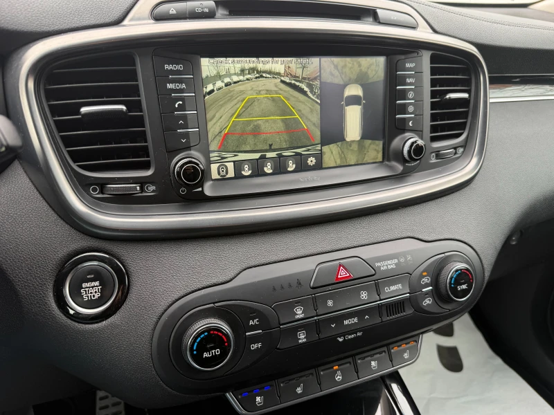 Kia Sorento, снимка 13 - Автомобили и джипове - 53350335