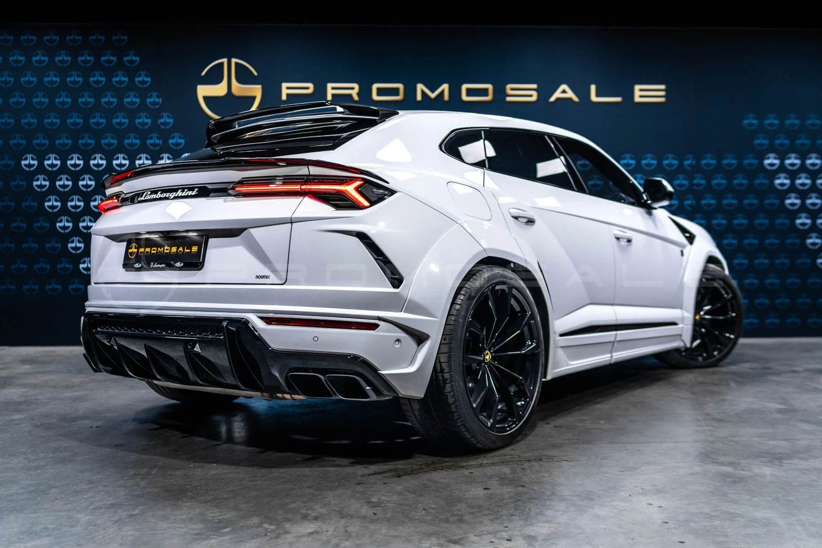 Lamborghini Urus NOVITEC ESTESO WIDEBODY*VIP*4SEATS*CARBON - изображение 4