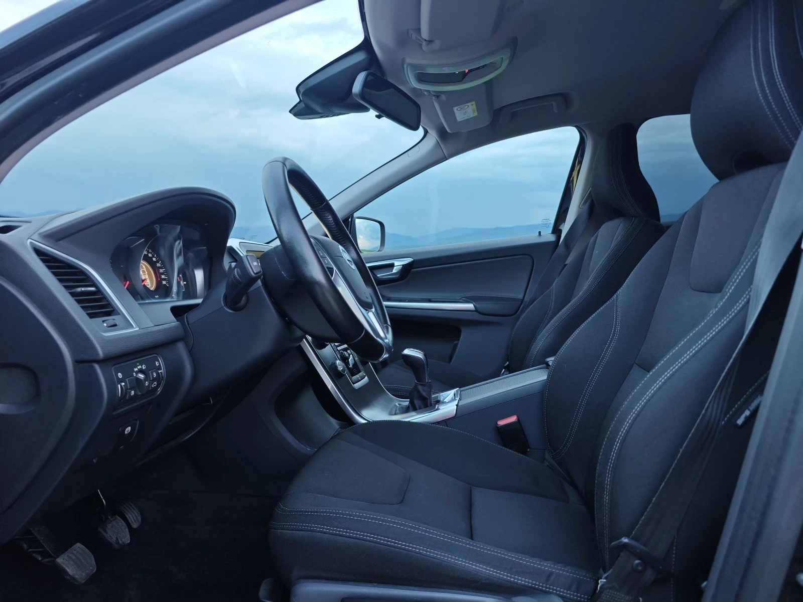 Volvo XC60 * D4* FACE* NAVI* LED*  - изображение 8