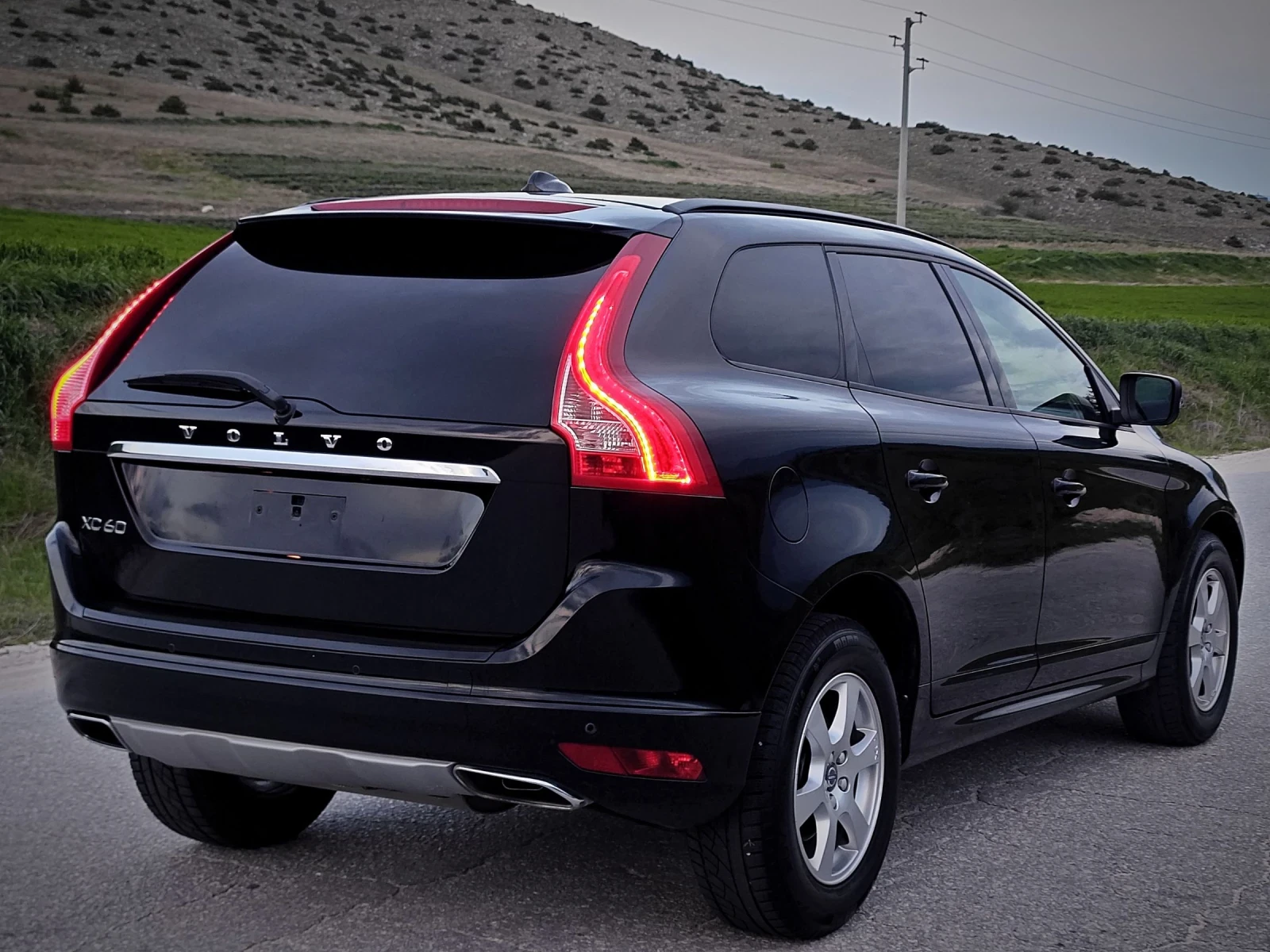 Volvo XC60 * D4* FACE* NAVI* LED*  - изображение 5