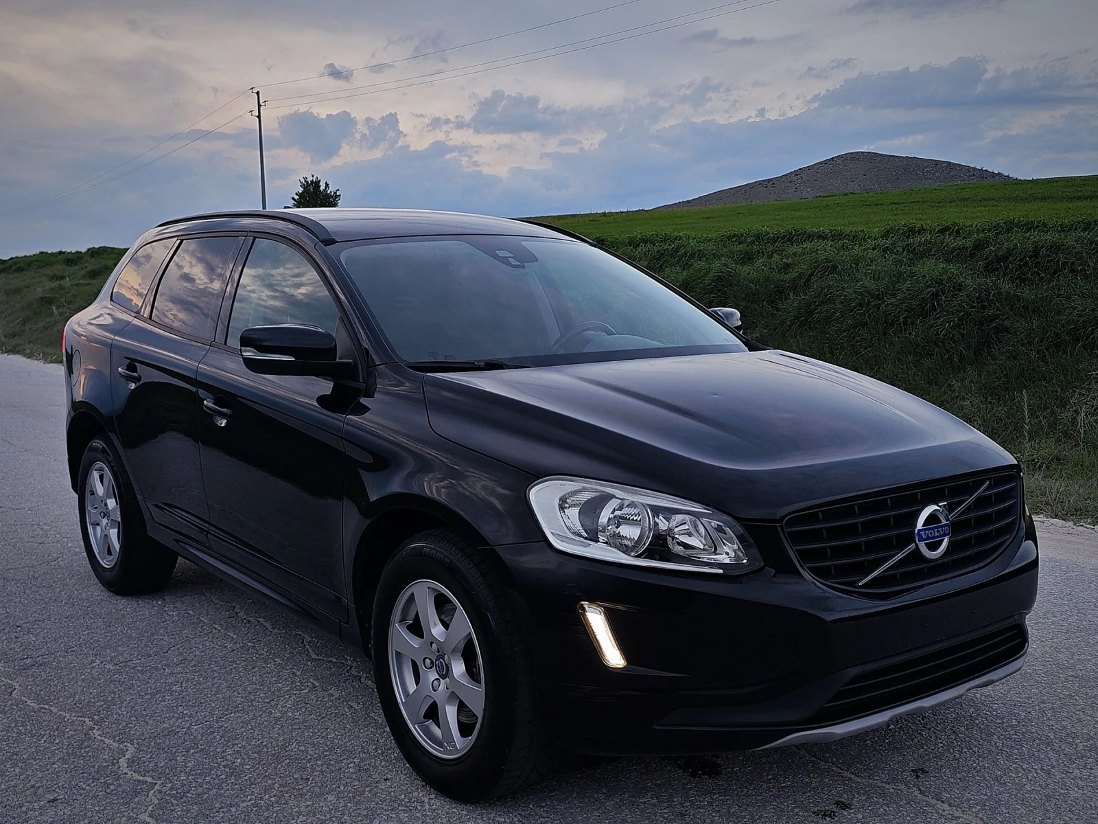 Volvo XC60 * D4* FACE* NAVI* LED*  - изображение 3