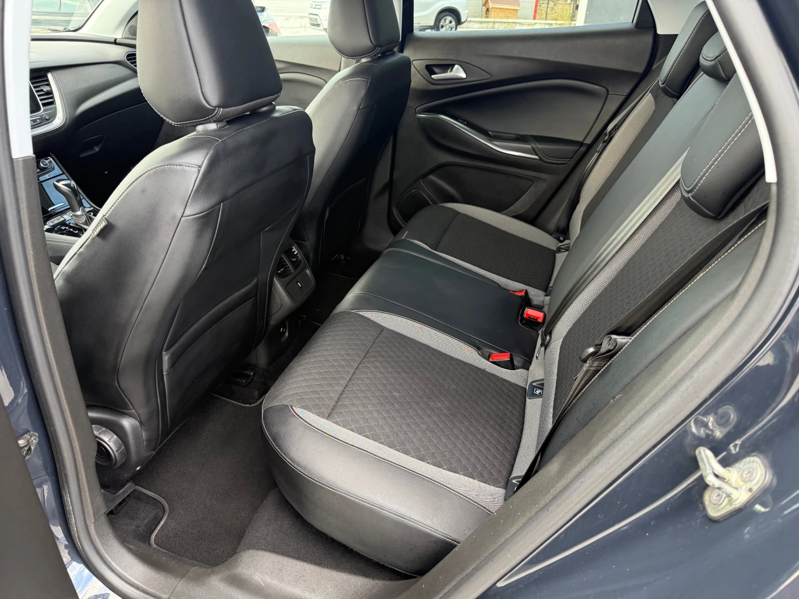 Opel Grandland X 1.5dci АВТОМАТИК  СОБСТВЕН ЛИЗИНГ - изображение 10
