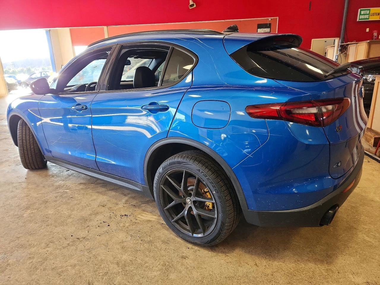 Alfa Romeo Stelvio 2.0l Ti, снимка 2 - Автомобили и джипове - 54080343