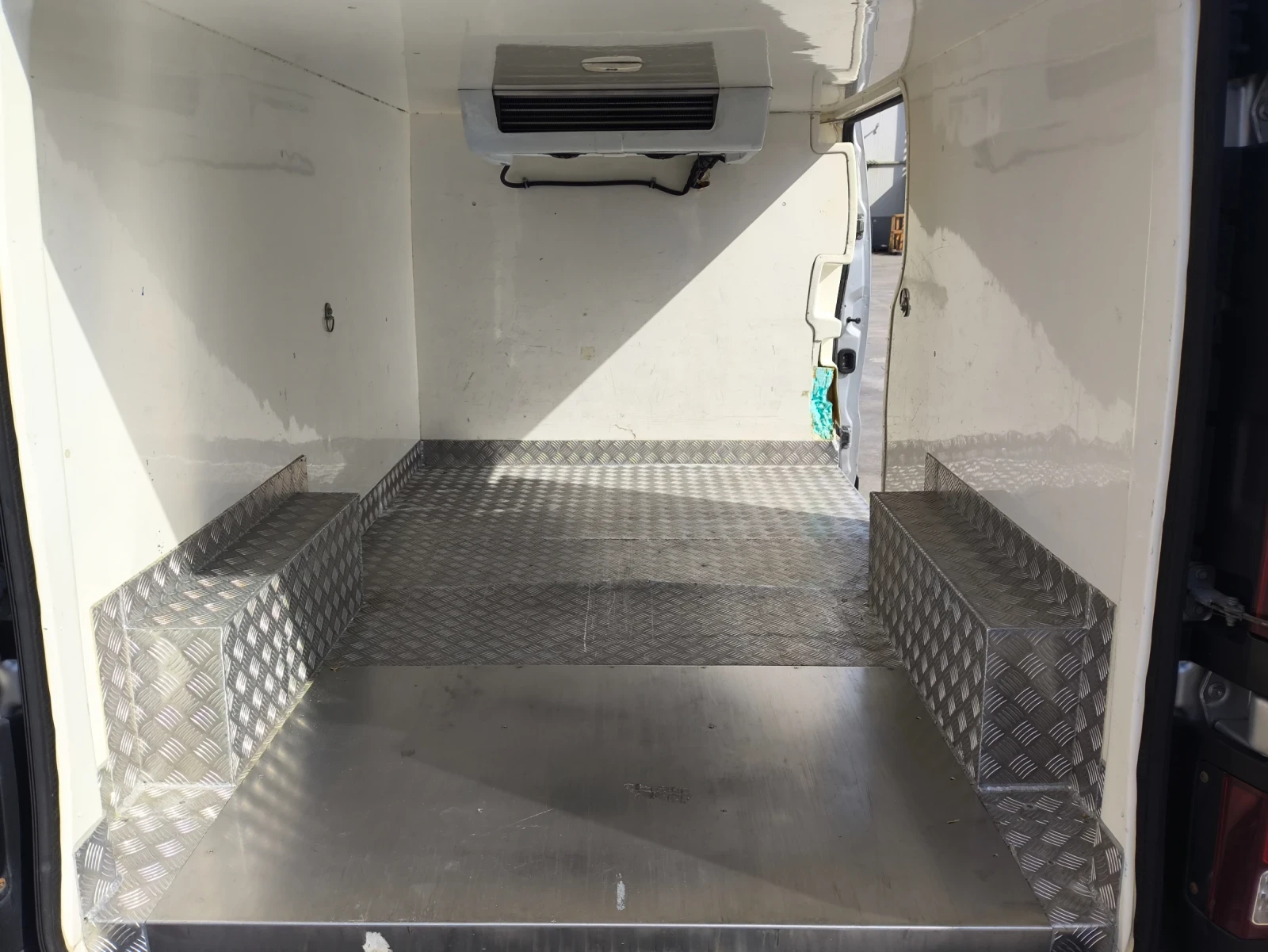 Renault Trafic Хладилен, снимка 6 - Бусове и автобуси - 56481018