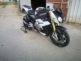     BMW S 1000R