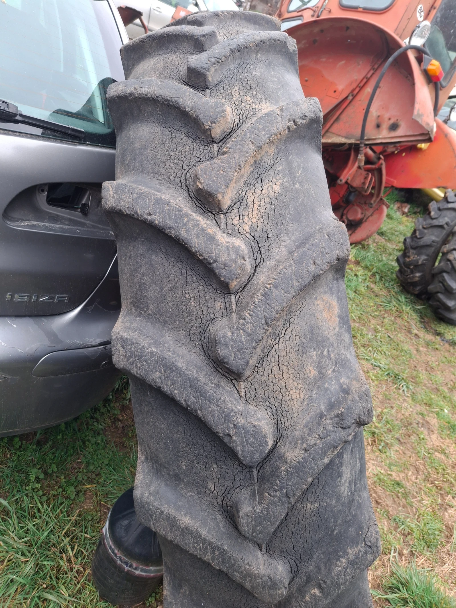 Трактор ЮМЗ, снимка 2 - Селскостопанска техника - 53949415