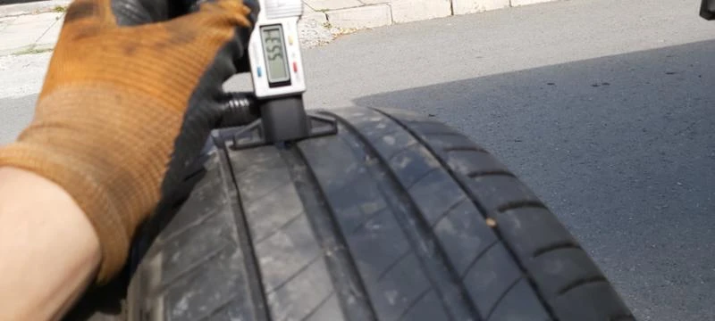 Гуми Летни 215/60R17, снимка 5 - Гуми и джанти - 29859032