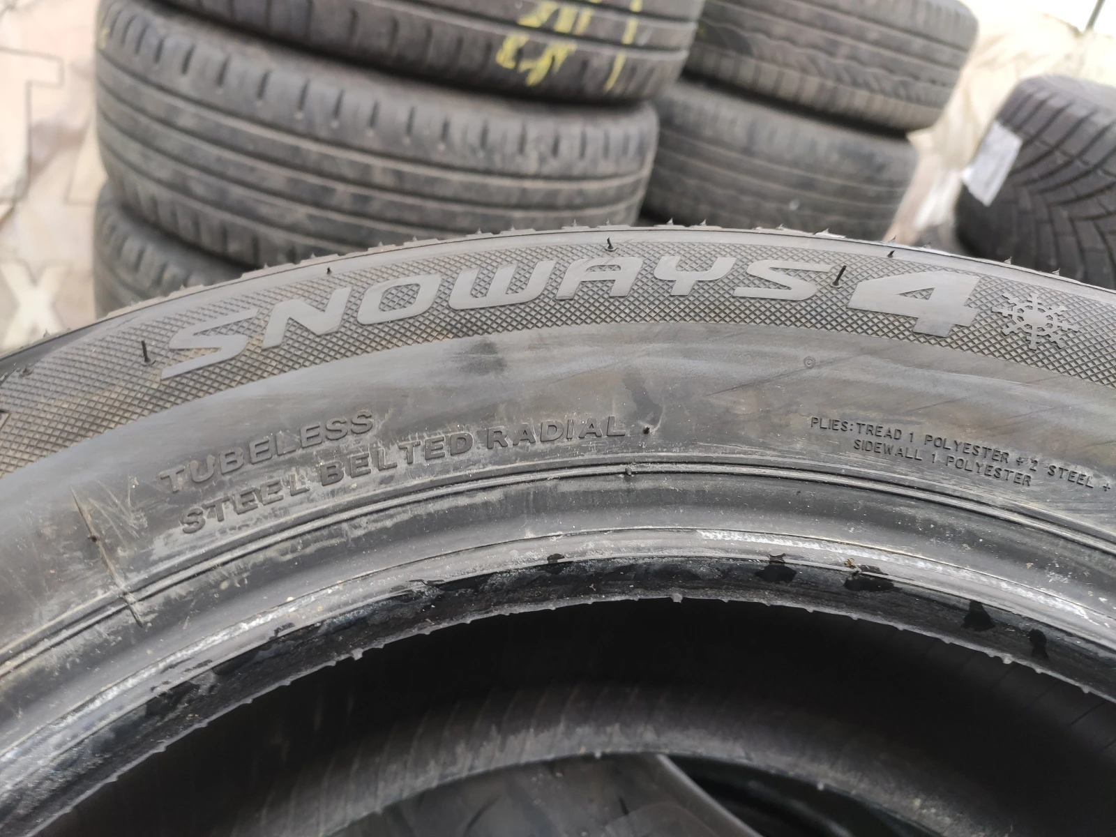 Гуми Зимни 205/60R16, снимка 3 - Гуми и джанти - 54635083