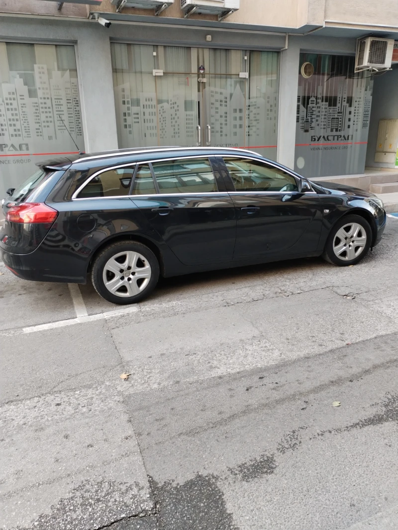 Opel Insignia, снимка 6 - Автомобили и джипове - 47870403