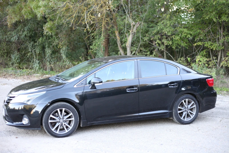 Toyota Avensis 2.2 D4D Facelift От България ТМ Ауто, снимка 2 - Автомобили и джипове - 47885657