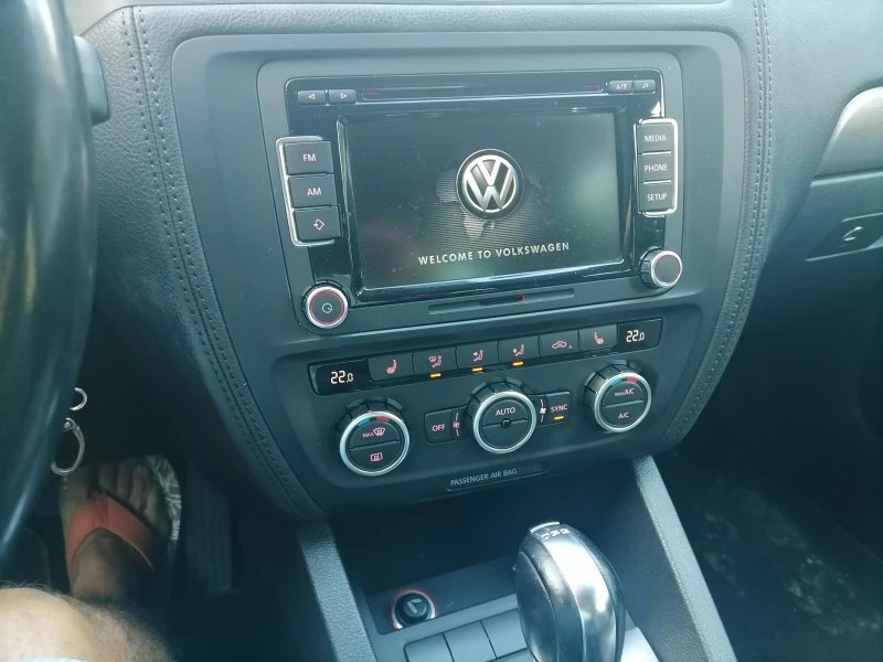 VW Jetta, снимка 2 - Автомобили и джипове - 47295534