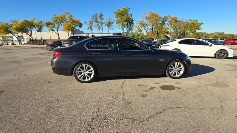 BMW 535 XDrive* Luxury LINE* Harman Kardon* Keyless* Heads, снимка 4 - Автомобили и джипове - 48099640