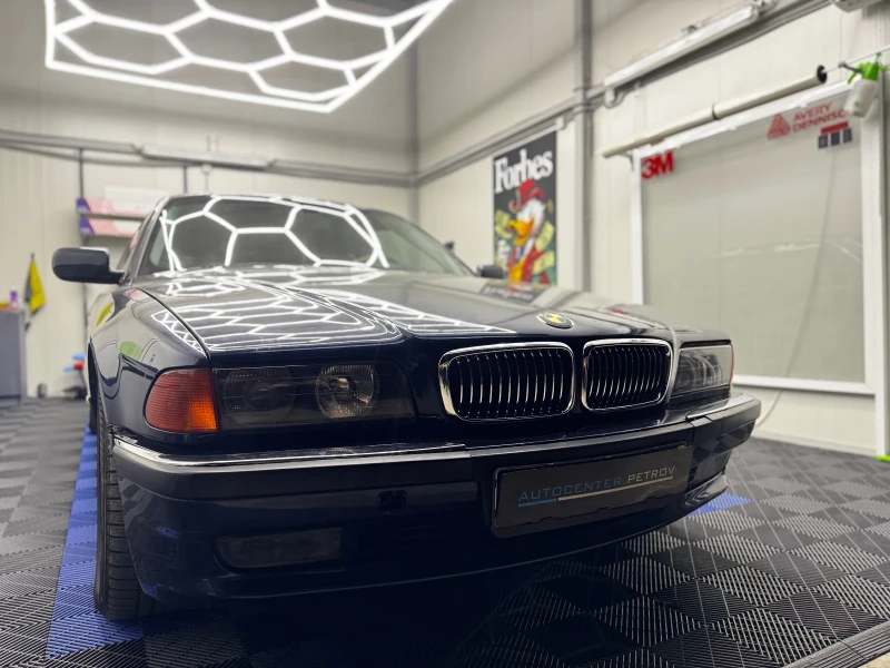 BMW 750, снимка 1 - Автомобили и джипове - 48999825