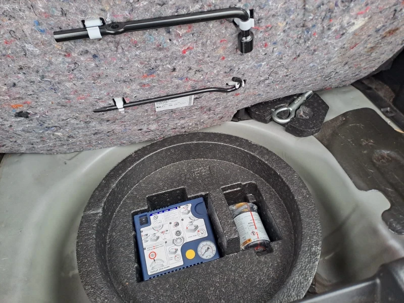 Suzuki Swift 1.2i, снимка 8 - Автомобили и джипове - 49646907