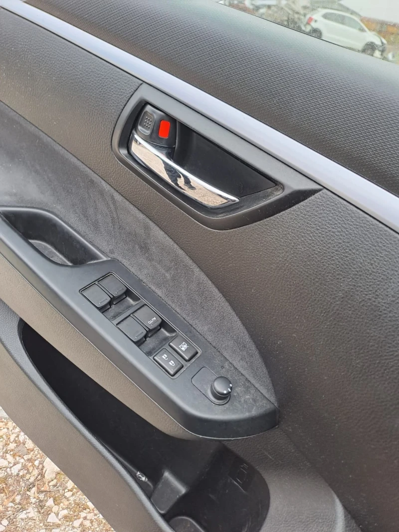 Suzuki Swift 1.2i, снимка 13 - Автомобили и джипове - 49646907