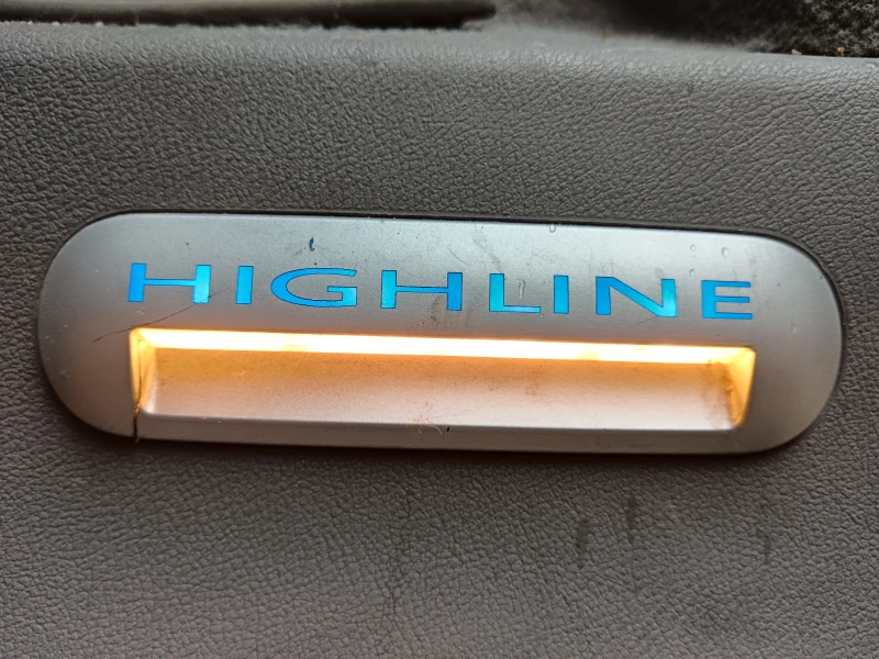 VW Multivan 2.5 TDI, снимка 6 - Автомобили и джипове - 52289553