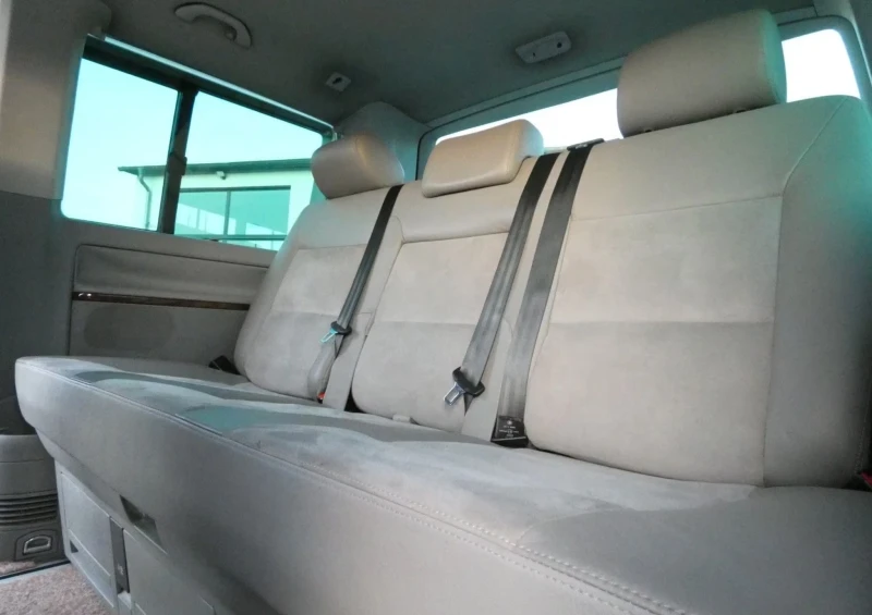 VW Multivan 2.5 TDI, снимка 12 - Автомобили и джипове - 52890157