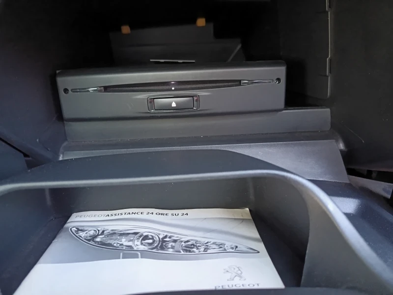 Peugeot 2008 1.6 BLUE HDI ALLURE , снимка 16 - Автомобили и джипове - 52850650