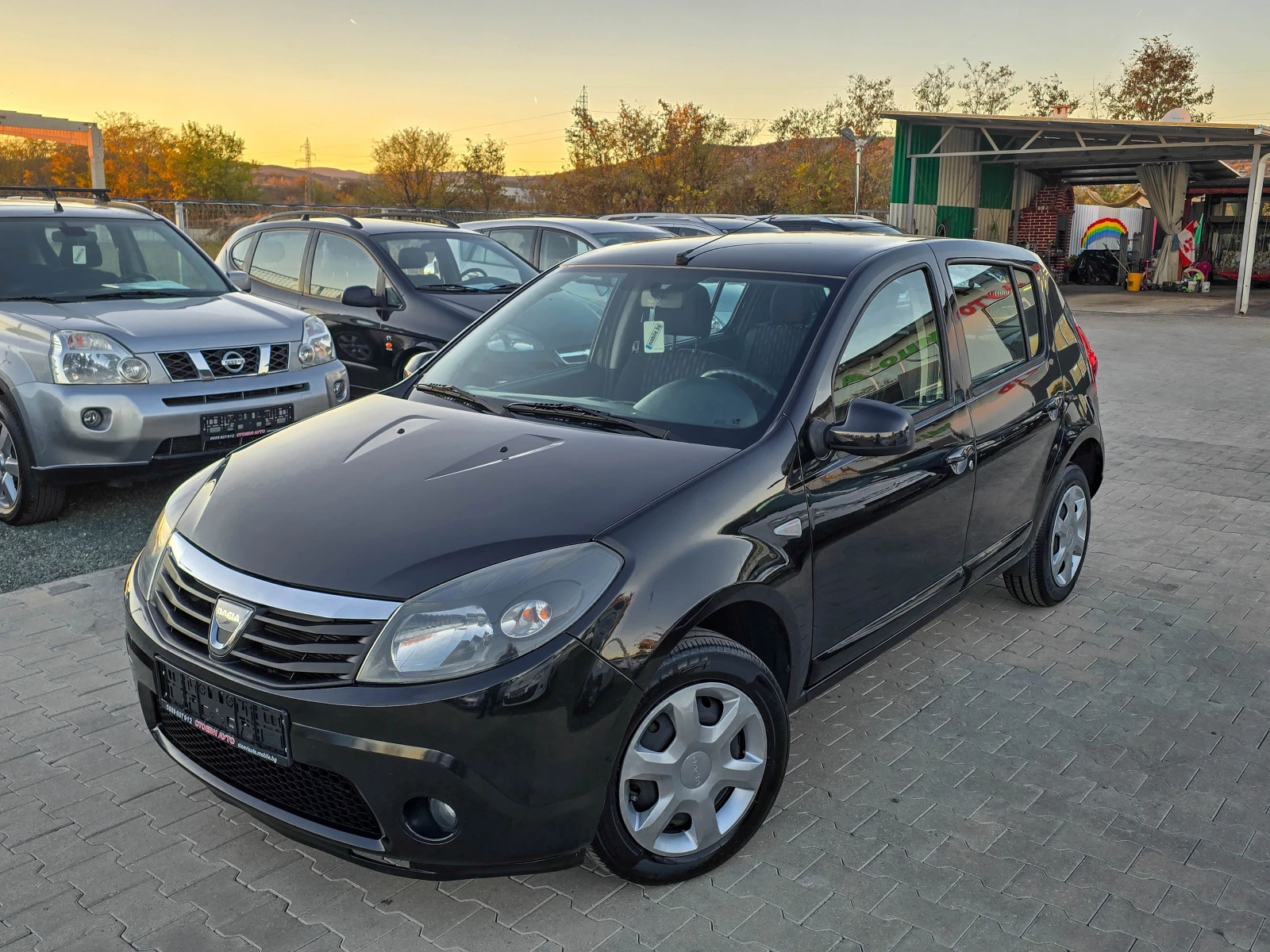 Dacia Sandero 1.2i* 75кс* 2011г - изображение 3