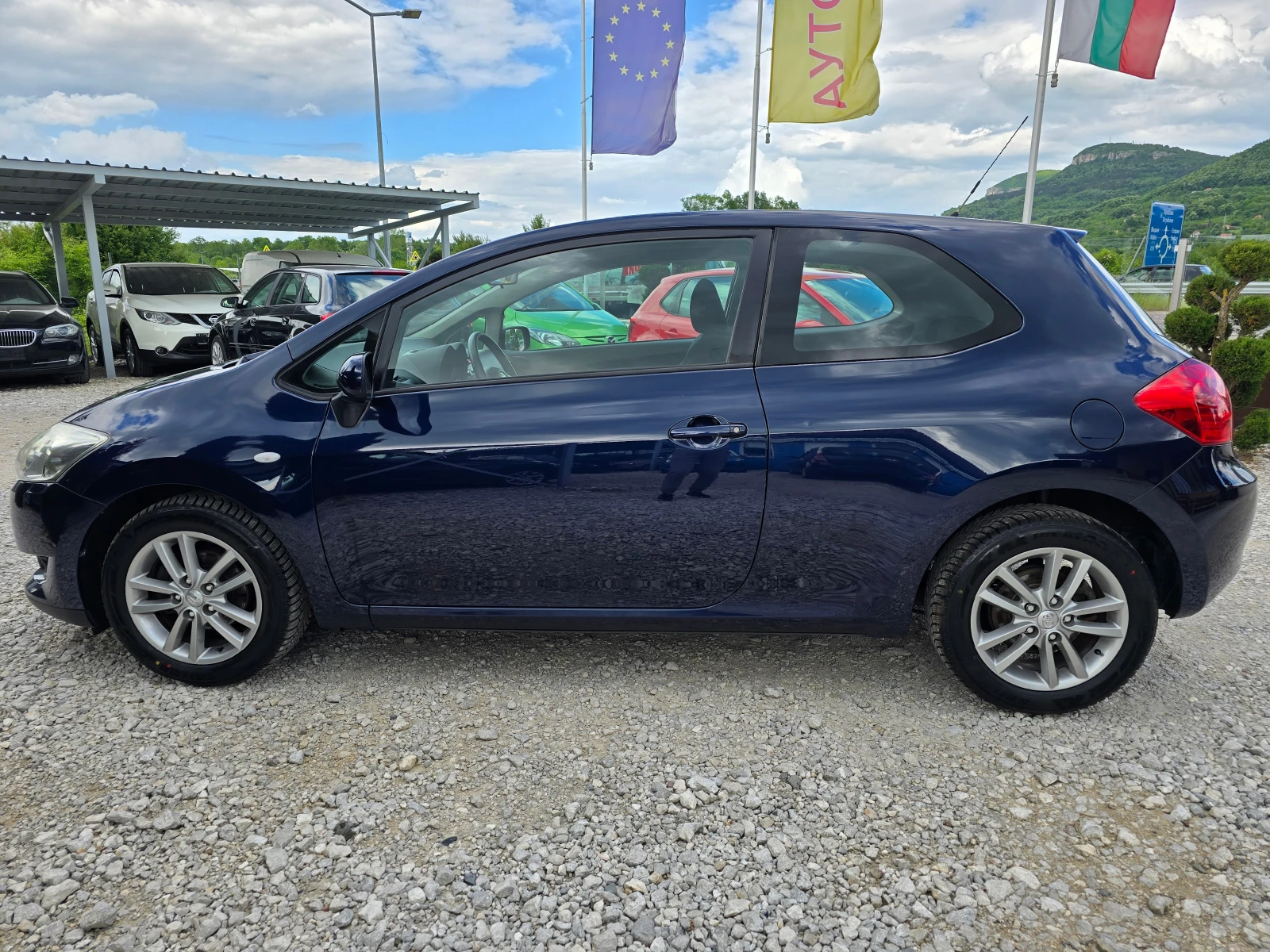 Toyota Auris 1.4i КЛИМАТИК РЕАЛНИ КИЛОМЕТРИ - изображение 3