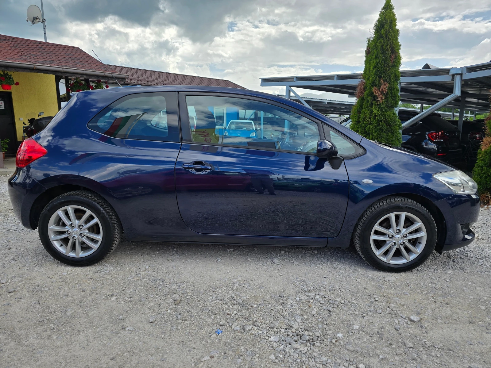 Toyota Auris 1.4i КЛИМАТИК РЕАЛНИ КИЛОМЕТРИ - изображение 6