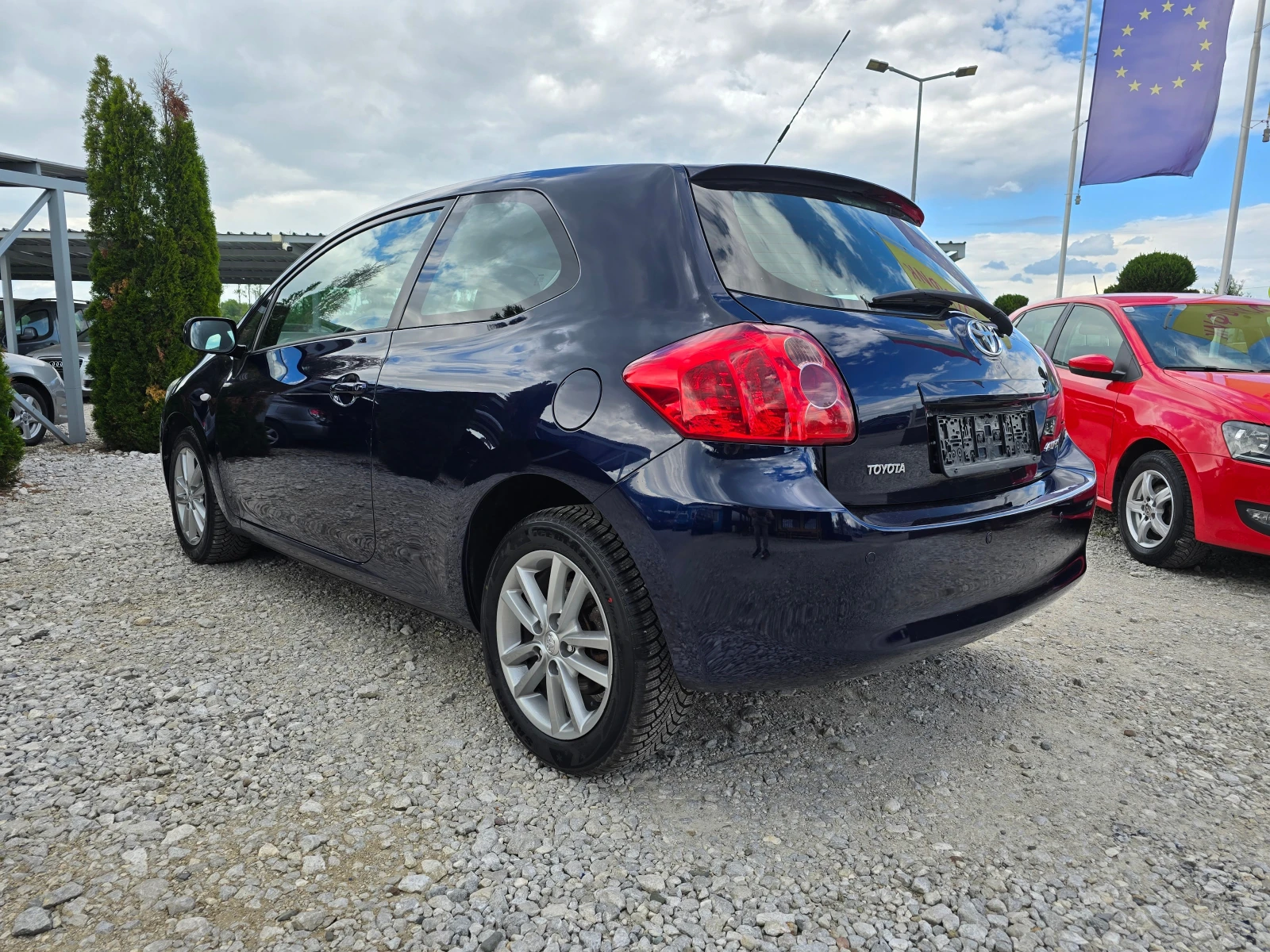 Toyota Auris 1.4i КЛИМАТИК РЕАЛНИ КИЛОМЕТРИ - изображение 4