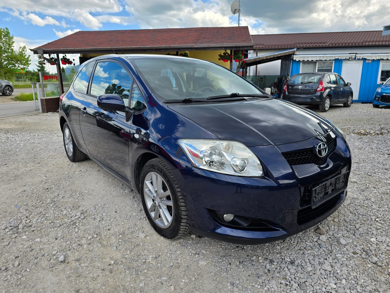 Toyota Auris 1.4i КЛИМАТИК РЕАЛНИ КИЛОМЕТРИ - изображение 2