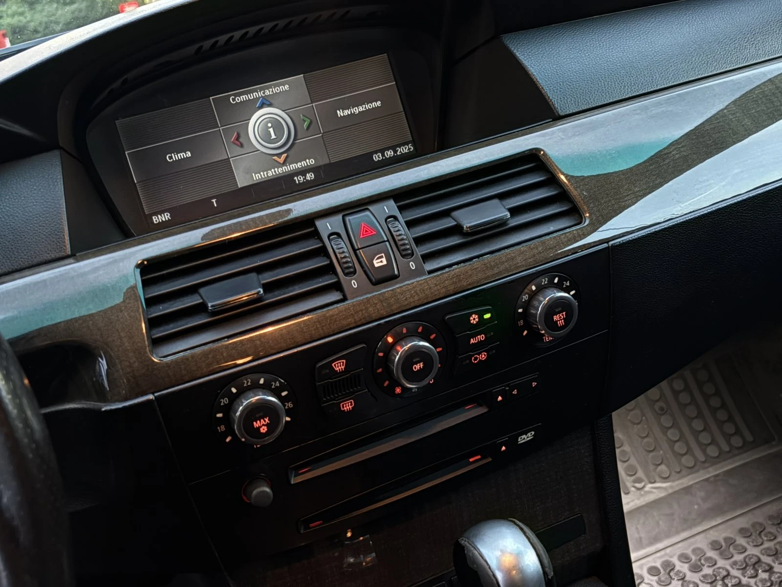 BMW 530 3.0D M-PAKET/KOJA/AVTOMAT - изображение 10