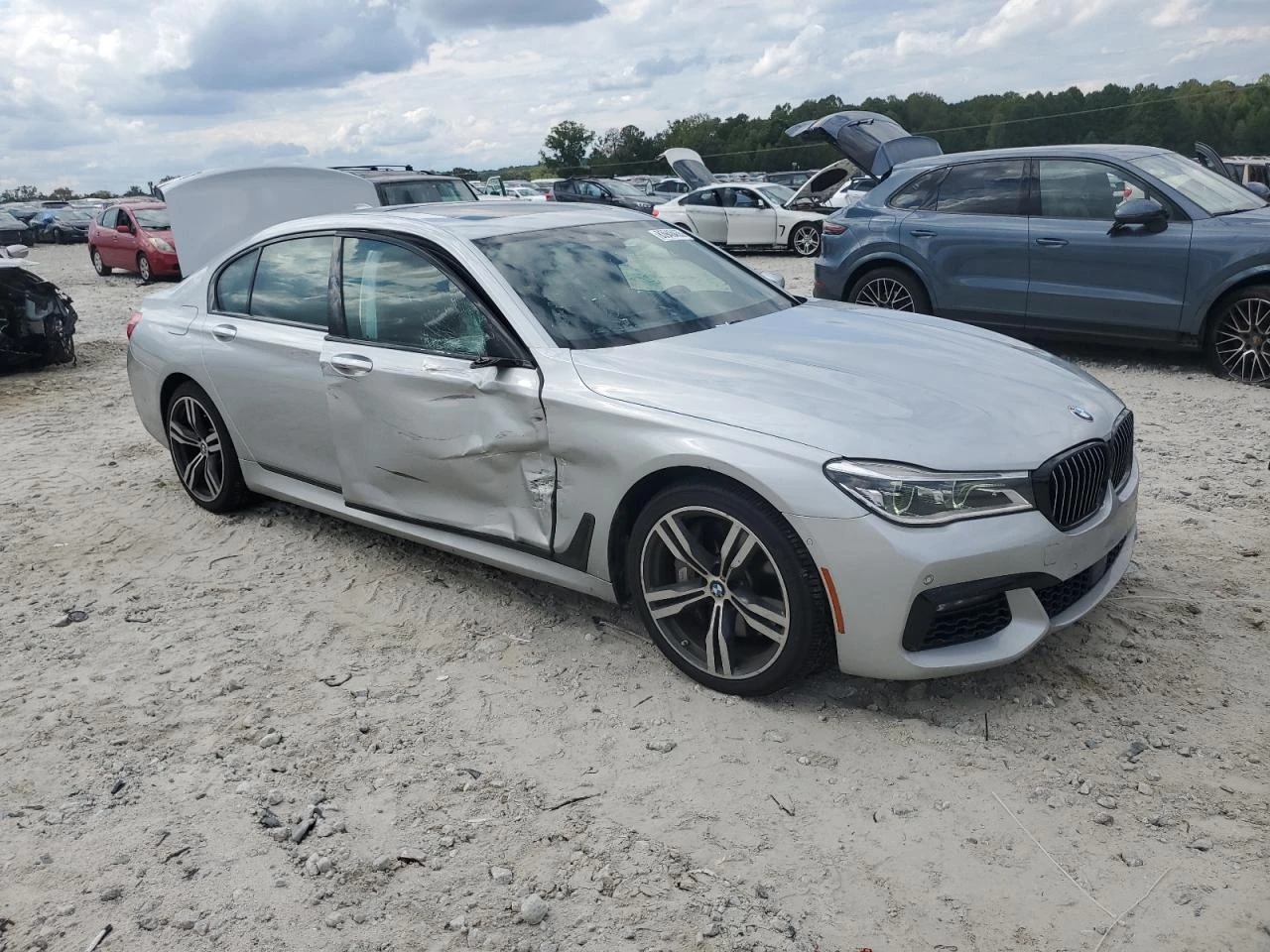 BMW 750 head up, harman/kardon, 360* , дистроник*  - изображение 4