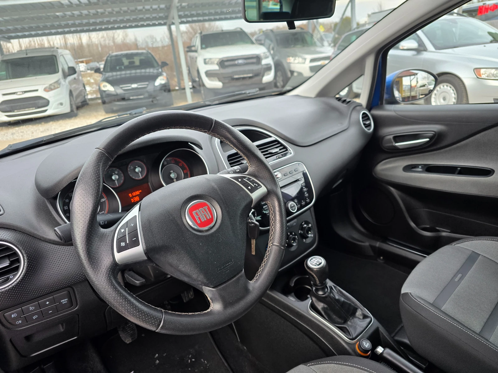 Fiat Punto 1.4 БЕНЗИН EVO ! ! РЕАЛНИ КИЛОМЕТРИ - изображение 9