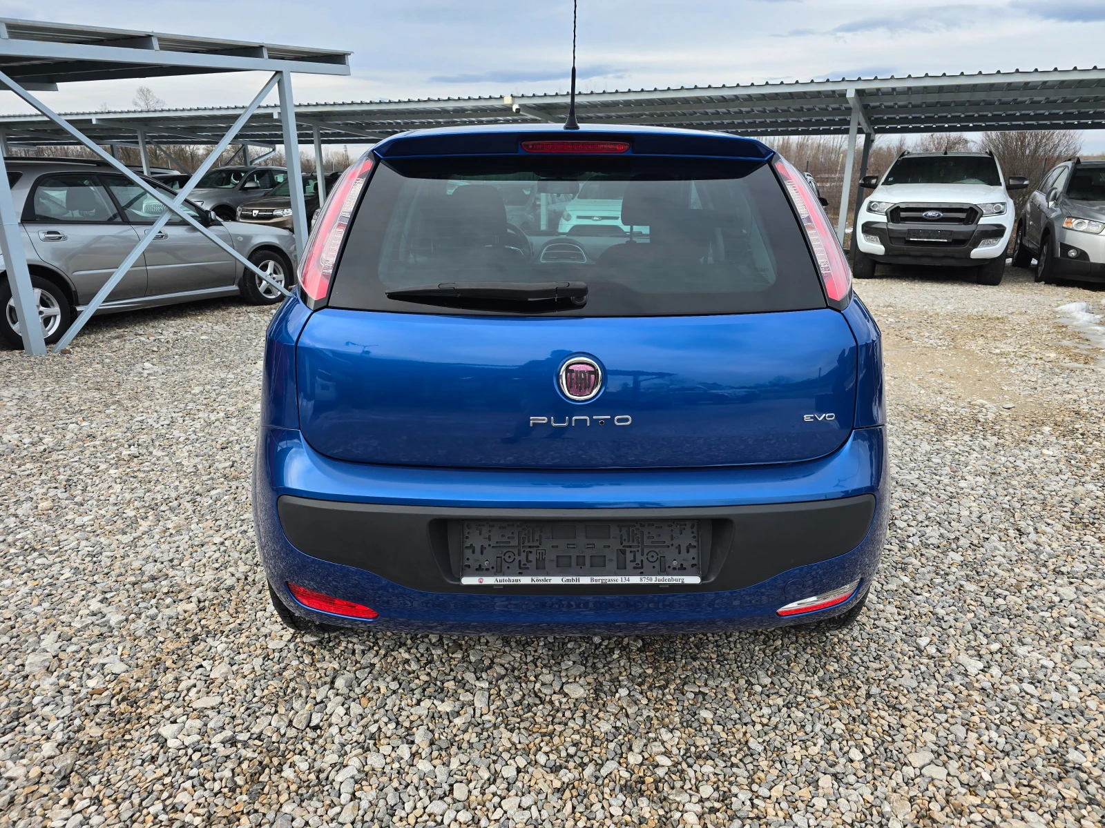 Fiat Punto 1.4 БЕНЗИН EVO ! ! РЕАЛНИ КИЛОМЕТРИ - изображение 4