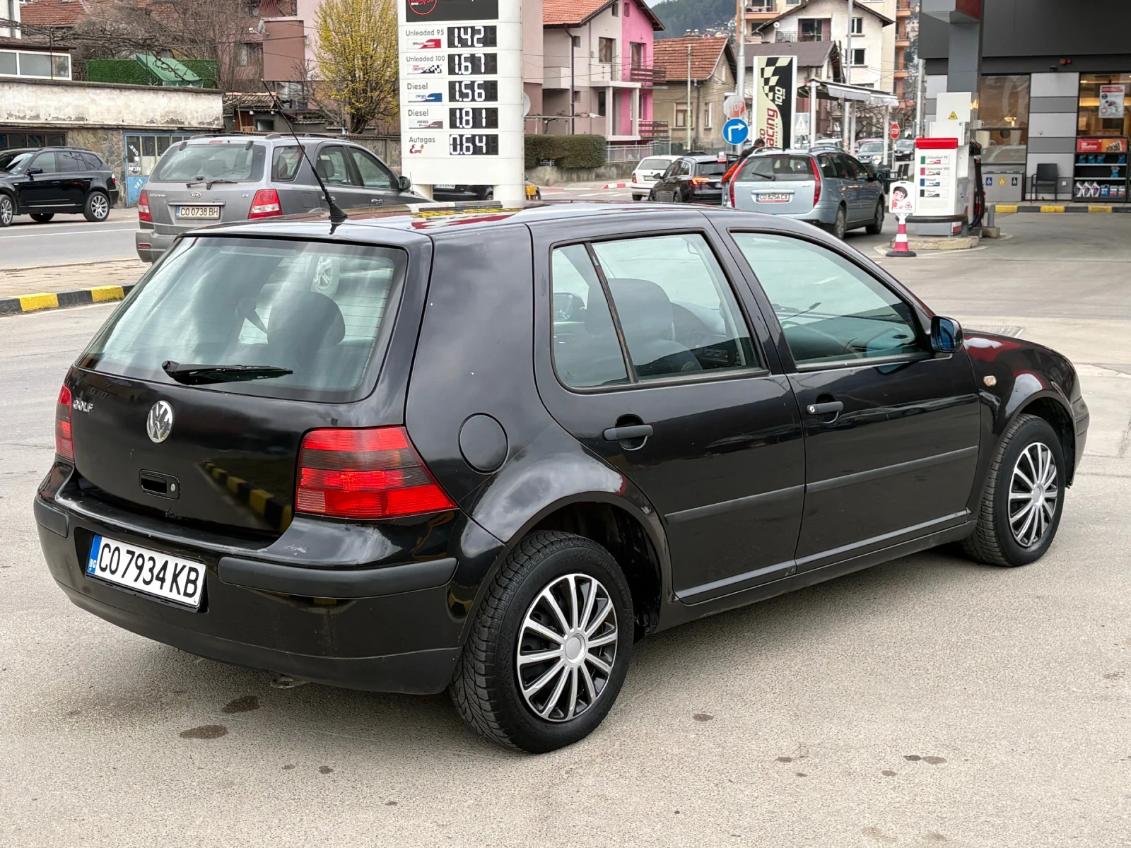 VW Golf, снимка 4 - Автомобили и джипове - 53938060