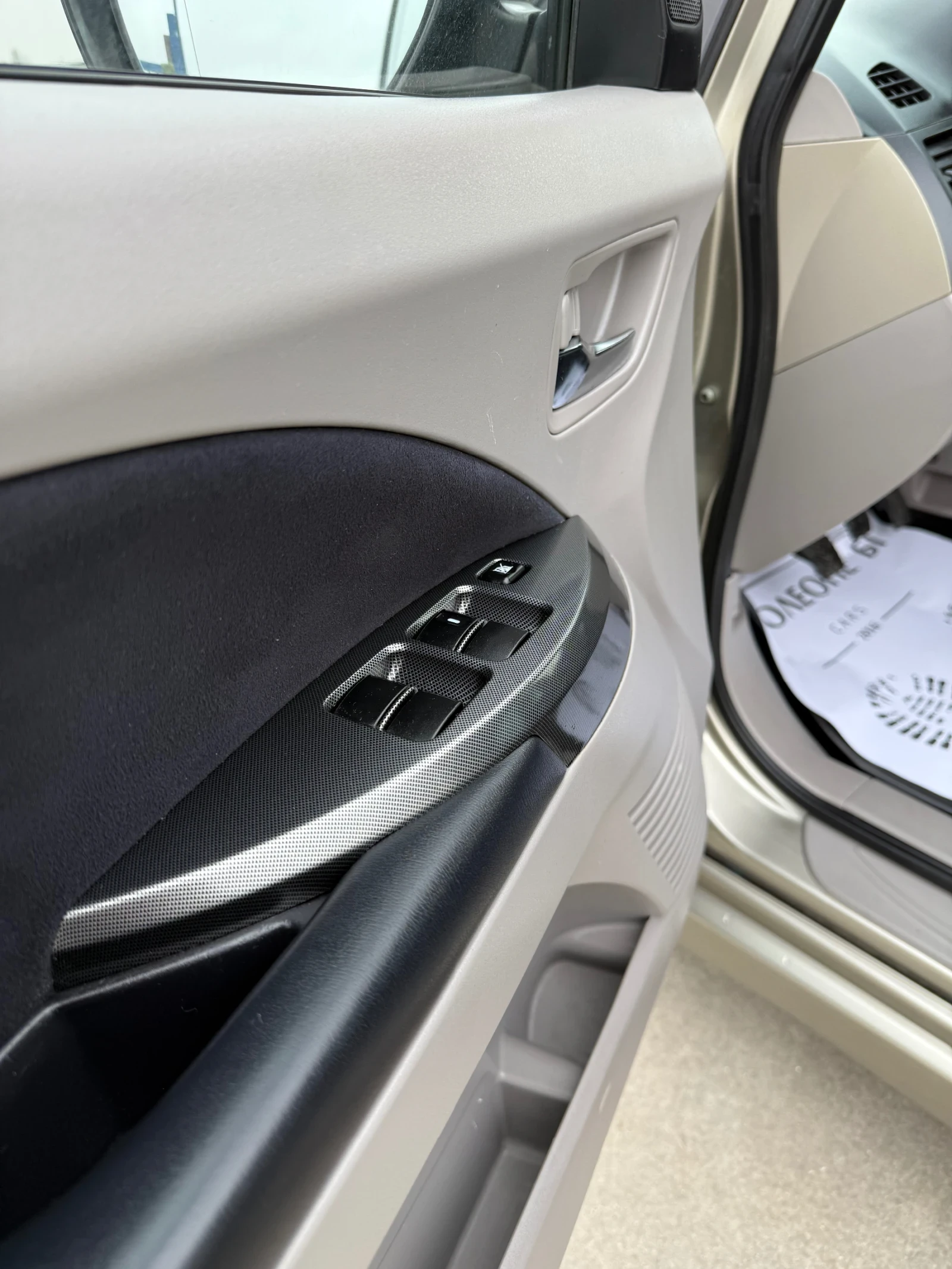 Mitsubishi Grandis 2.0 Di-D 7 места, снимка 12 - Автомобили и джипове - 53998408