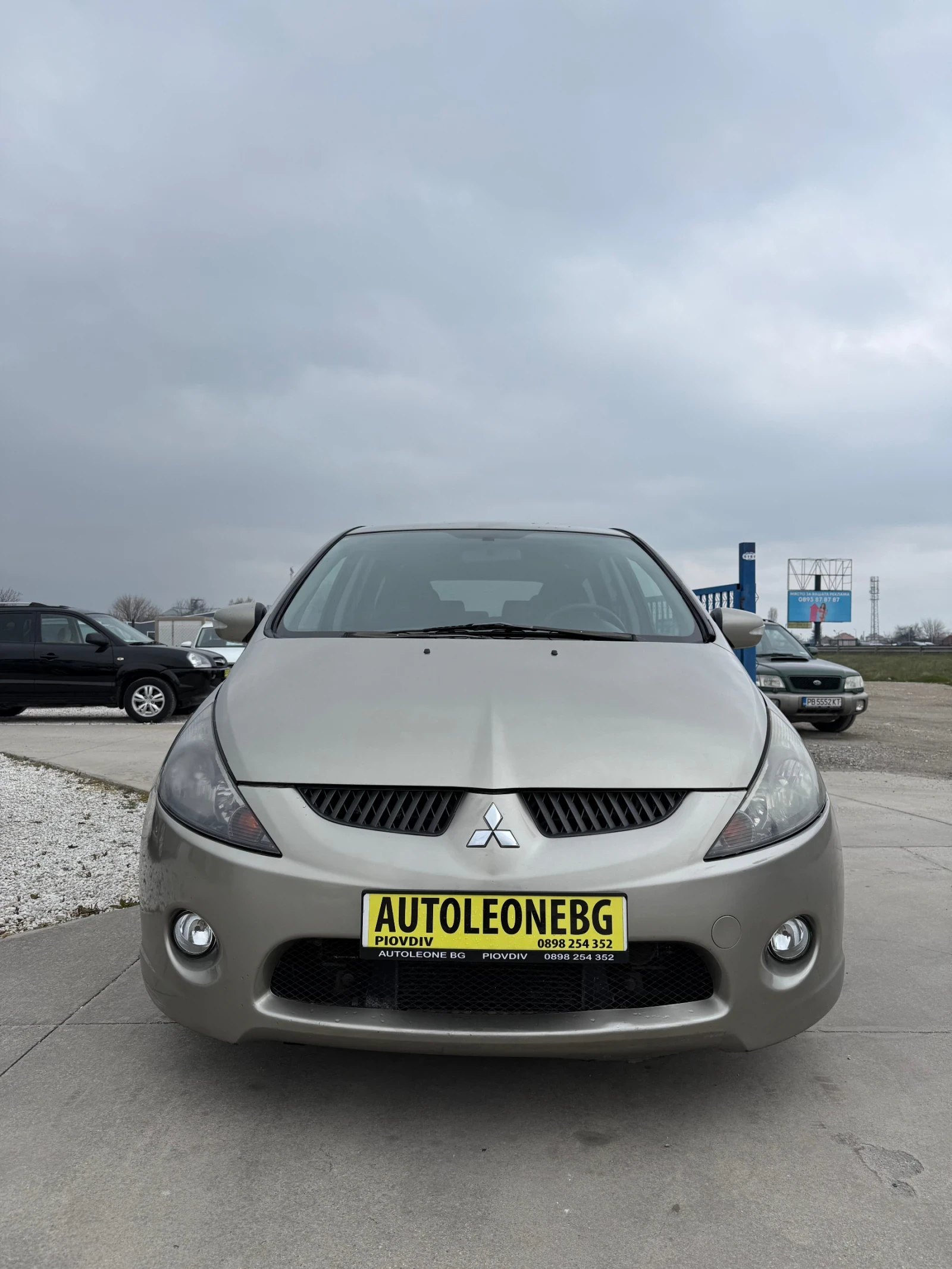 Mitsubishi Grandis 2.0 Di-D 7 места, снимка 2 - Автомобили и джипове - 53998408