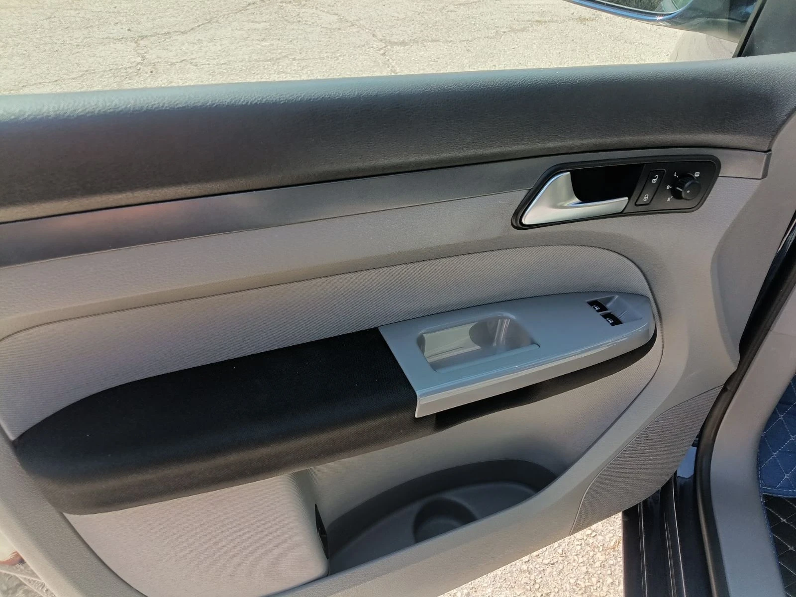 VW Touran, снимка 5 - Автомобили и джипове - 54098833