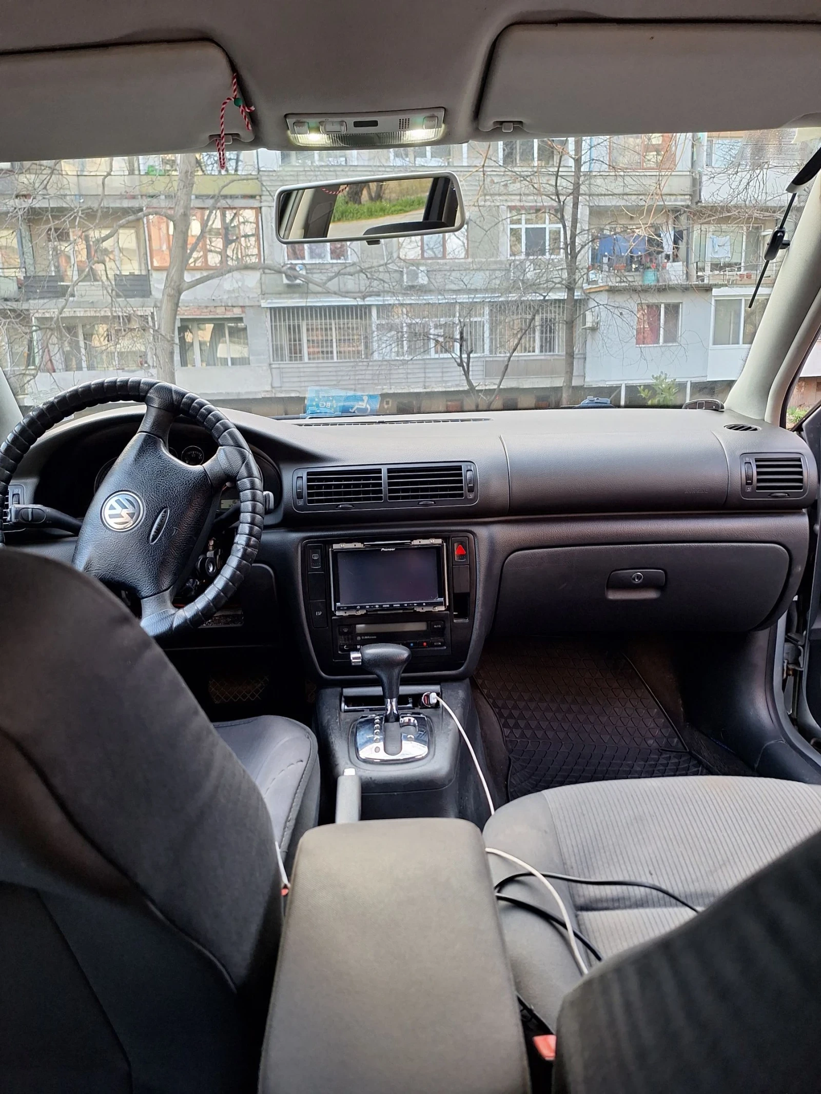 VW Passat, снимка 11 - Автомобили и джипове - 54308450